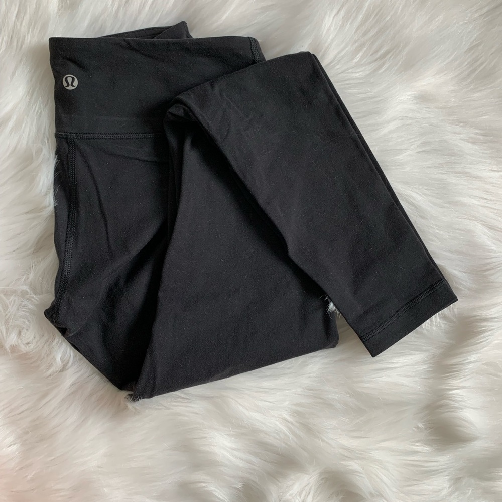 Lululemon Black Wunder Unders Size 6